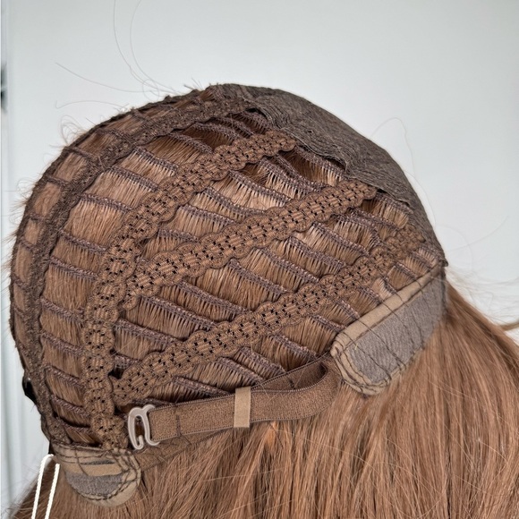 Wavy Long Hair Chestnut Brown long Wig with Side bangs - Natural look - Picture 9 of 11